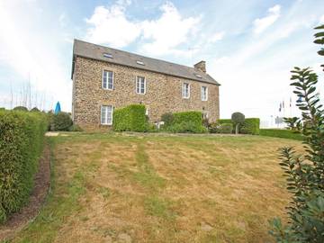 Gîte pour 4 personnes, avec jardin à Brécey
