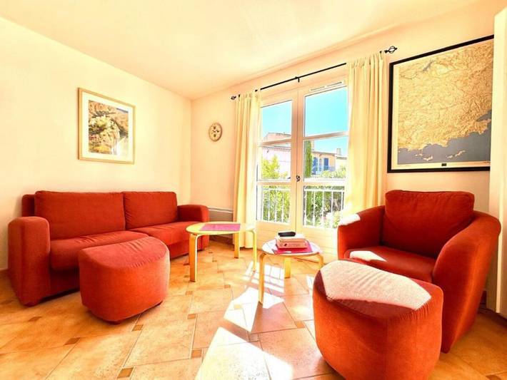 Gîte pour 4 personnes, avec piscine et terrasse à La Môle - 3