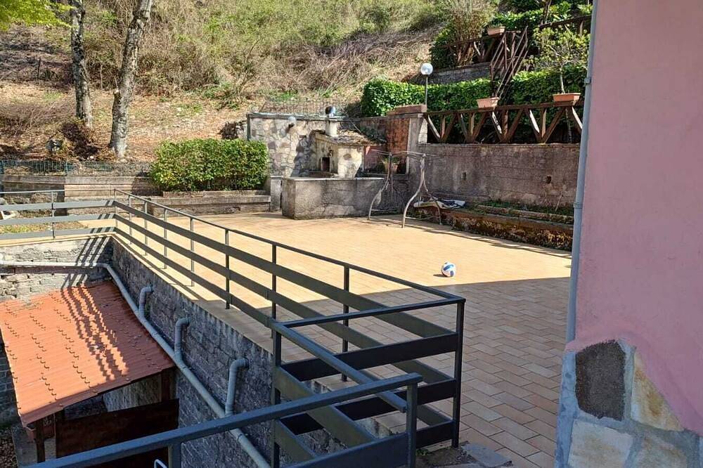 Vacation Home Le Terrazze - Structure In The Mountains, Welcomes Pets in Serrone, Frosinone Provinz