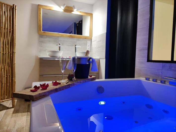 Maison de vacances pour 4 personnes, avec jacuzzi et terrasse