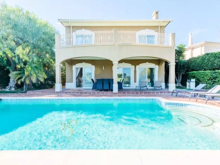 Villa voor 8 personen, met balkon in Santa Maria