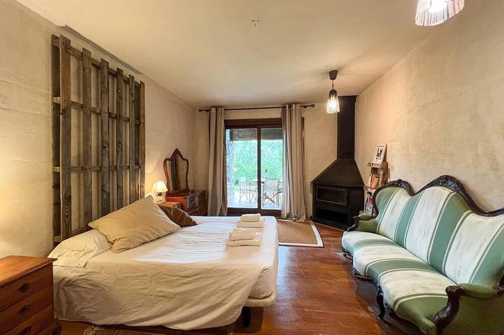 Location de vacances pour 12 personnes, avec jardin à Nahuja - 3