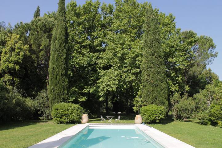Ganze Wohnung, Le petit oiseau (2p) with pool in Chateaurenard in Châteaurenard, Arles und Umgebung