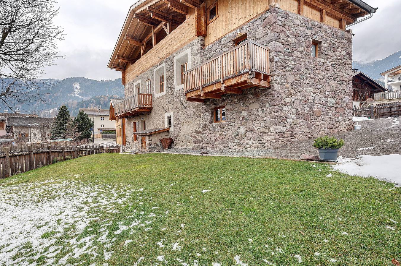 Entire apartment, Apartment 'Alpin Chalet Samer Berghütte' with Mountain View, Private Garden and Wi-Fi in Sarnthein, Sarnvalley