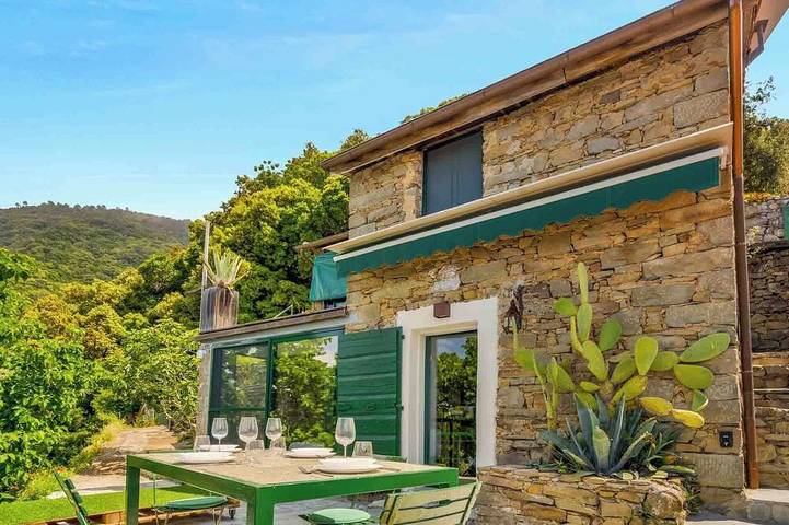 Agriturismo per 10 persone, con balcone e giardino a La Spezia