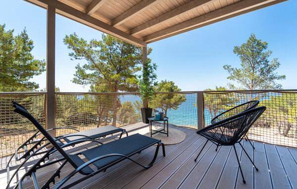 Camping für 4 Personen, mit Ausblick und Garten sowie Terrasse in Drage (Pakoštane)