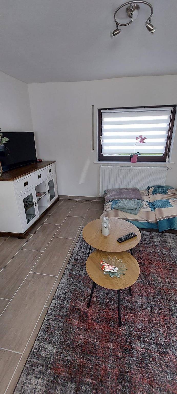Ganze Ferienwohnung, 2 Bett Appartement/Fewo, Bad, Wc, 1 Schlafraum in Westerburg & Umgebung