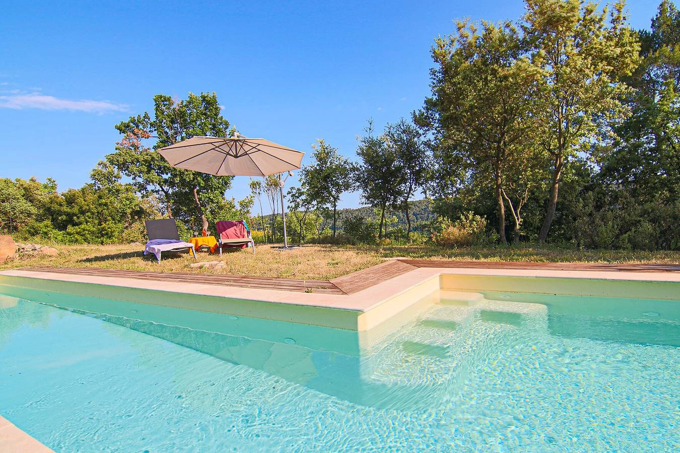 Casa de vacaciones «House Pool Out in The Wilds» con piscina compartida y Wi-Fi in Salernes, Region de Draguignan