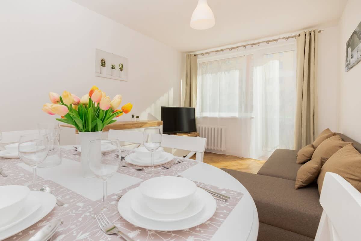 Hel leilighet, Bright Apartment with Balcony | Close to Reagan Park in Przymorze, Gdańsk