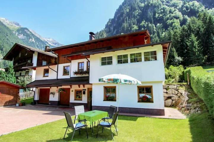 Ferienwohnung für 4 Personen, mit Balkon/Terrasse und Garten in Ginzling