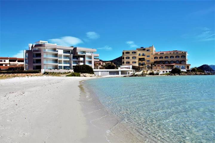 Gîte pour 5 personnes, avec jardin et vue, animaux acceptés à Golfo Aranci - 3