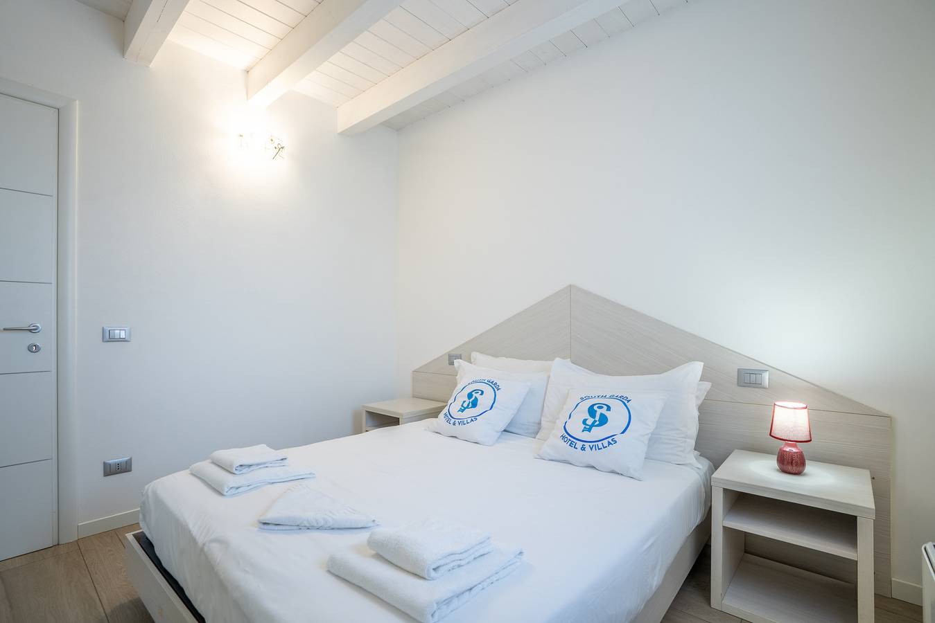 Appartamento intero, Sg Luxury - Crystal Bay Apartment in Castelnuovo del Garda, Prealpi Gardesane