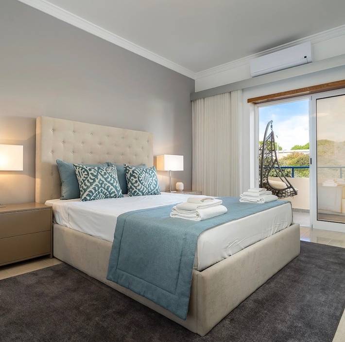Apartamento para 4 personas, con balcón y piscina en Porches