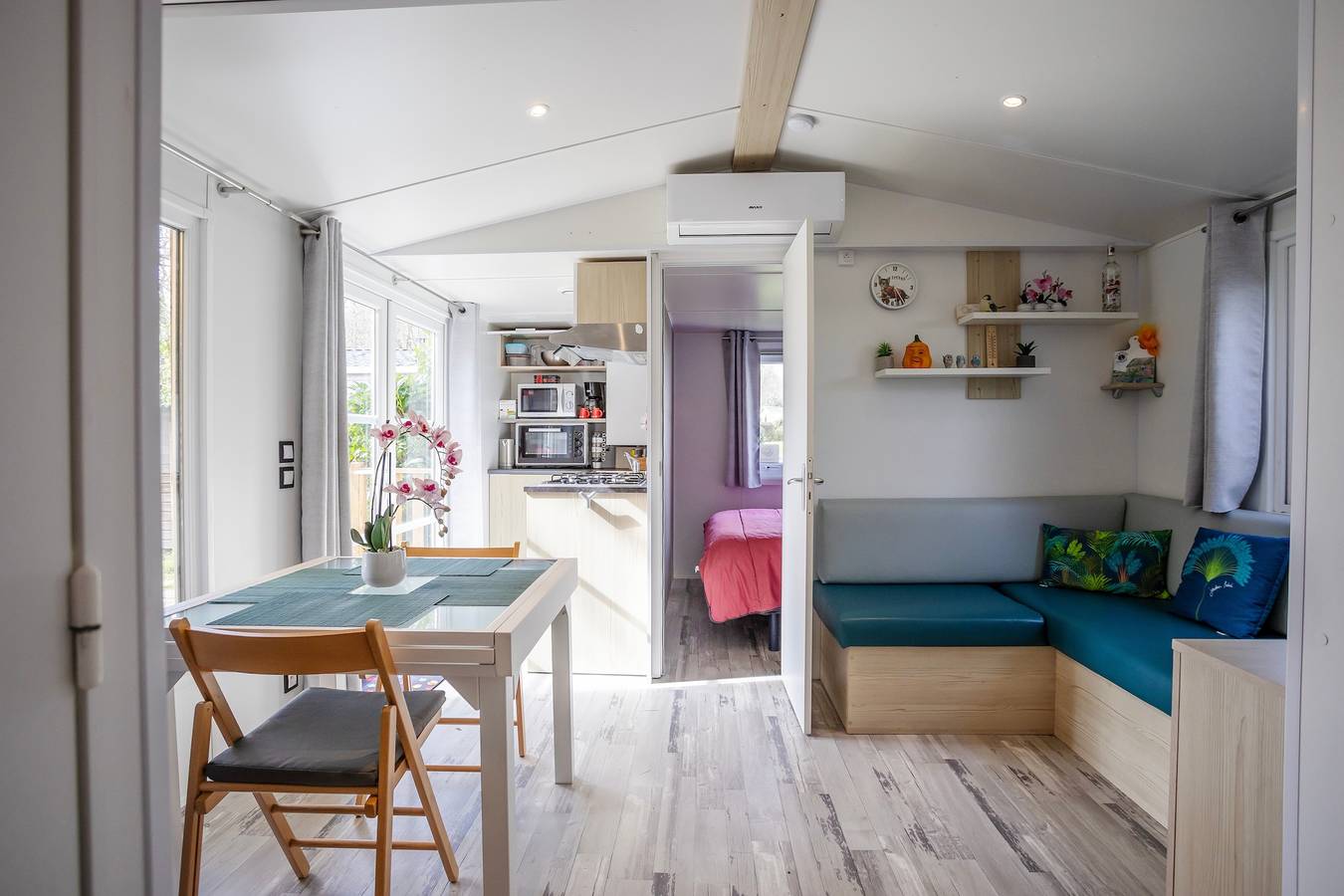 Mobile Home 'Au Petit Bonheur' avec piscine partagée, terrasse privée et jardin privé in Carnac, Côte des Mégalithes