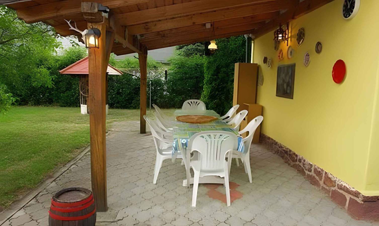 Ganzes Studio, Ferienzimmer-Ferienzimmer mit Kühlschrank und Wlan  in Balatonalmadi, Plattensee nordufer