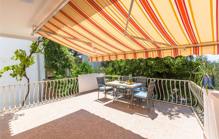 Ferienwohnung für 5 Personen, mit Terrasse und Garten in Tucepi - 2