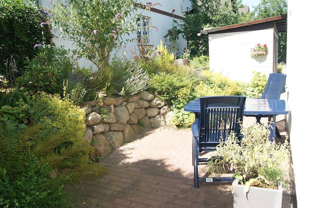 Ganze Wohnung, 50m²-Ferienwohnung für max. 3 Personen, Gratis Wlan in Lancken-Granitz, Rügen