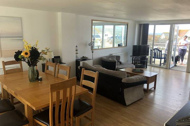 Vacation rental for 8 people, with terrace, with pets in Southern England