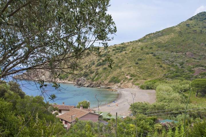 Appartamento per 3 persone, con giardino e terrazza, con animali domestici a Rio nell'Elba