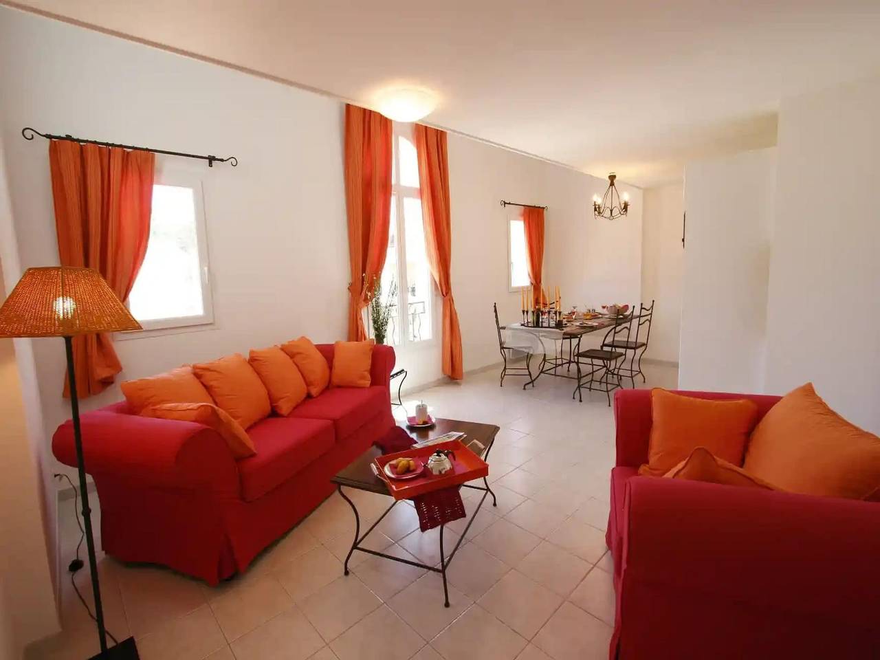 Entire apartment, Apartment in Maussane-les-Alpilles in Paradou, Arles region