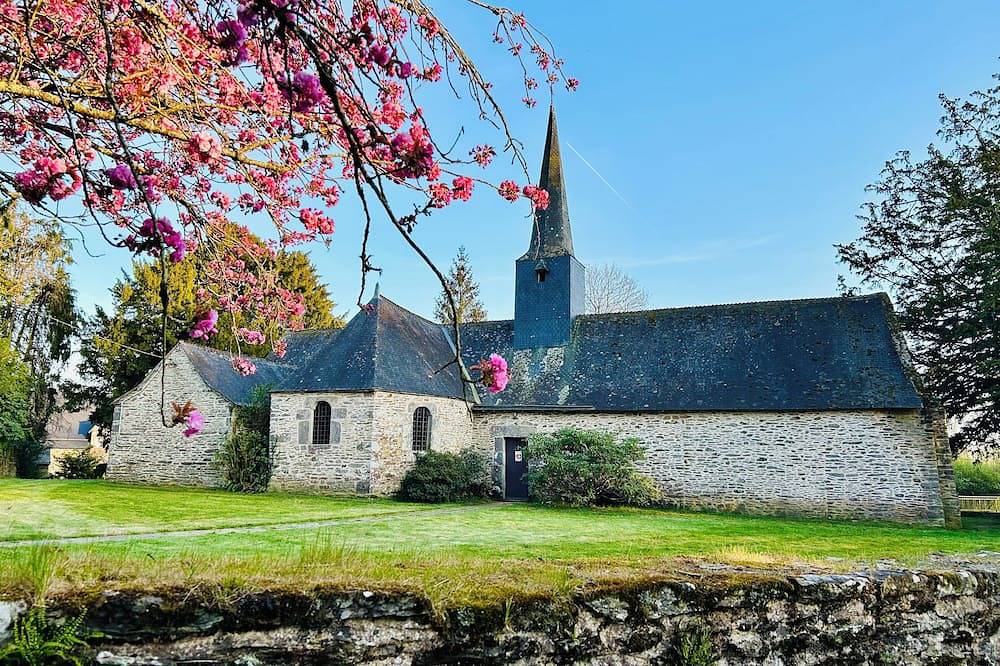 Maison neuve pour 2lieu calme cocooning au bord de la rivière proche de Josselin in Lanouée, Région de Pontivy