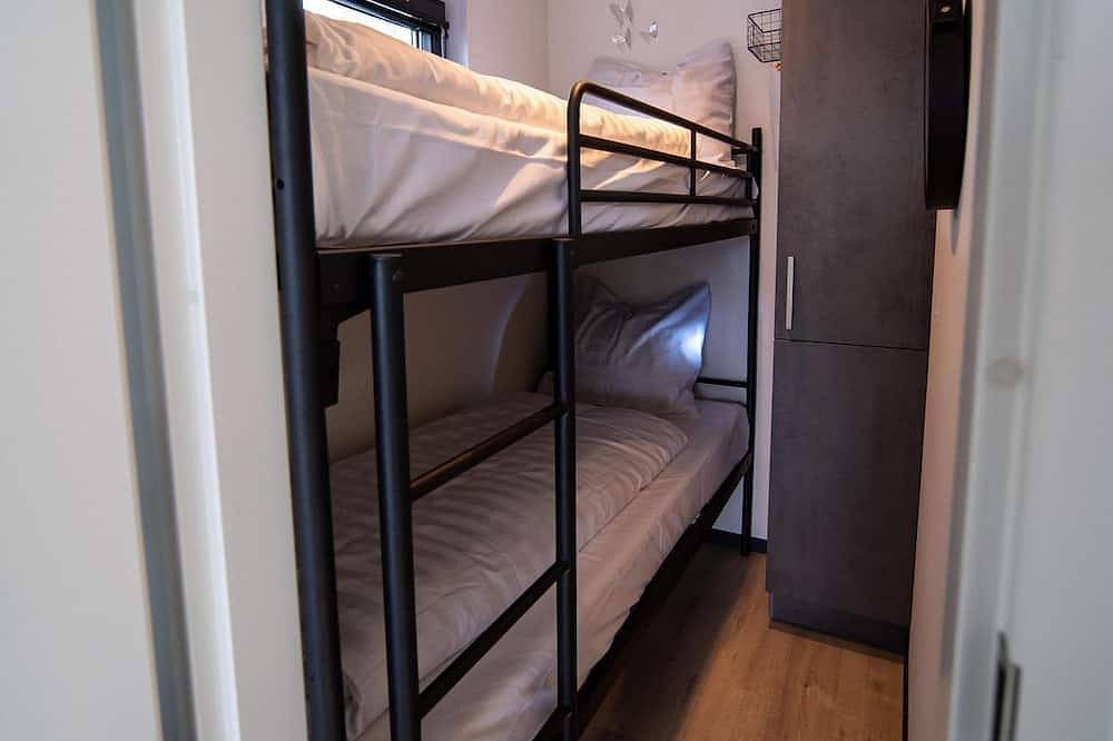 Huren Luxe Houseboat in en op het water in watersportdorp Heeg! in Heeg, IJsselmeer