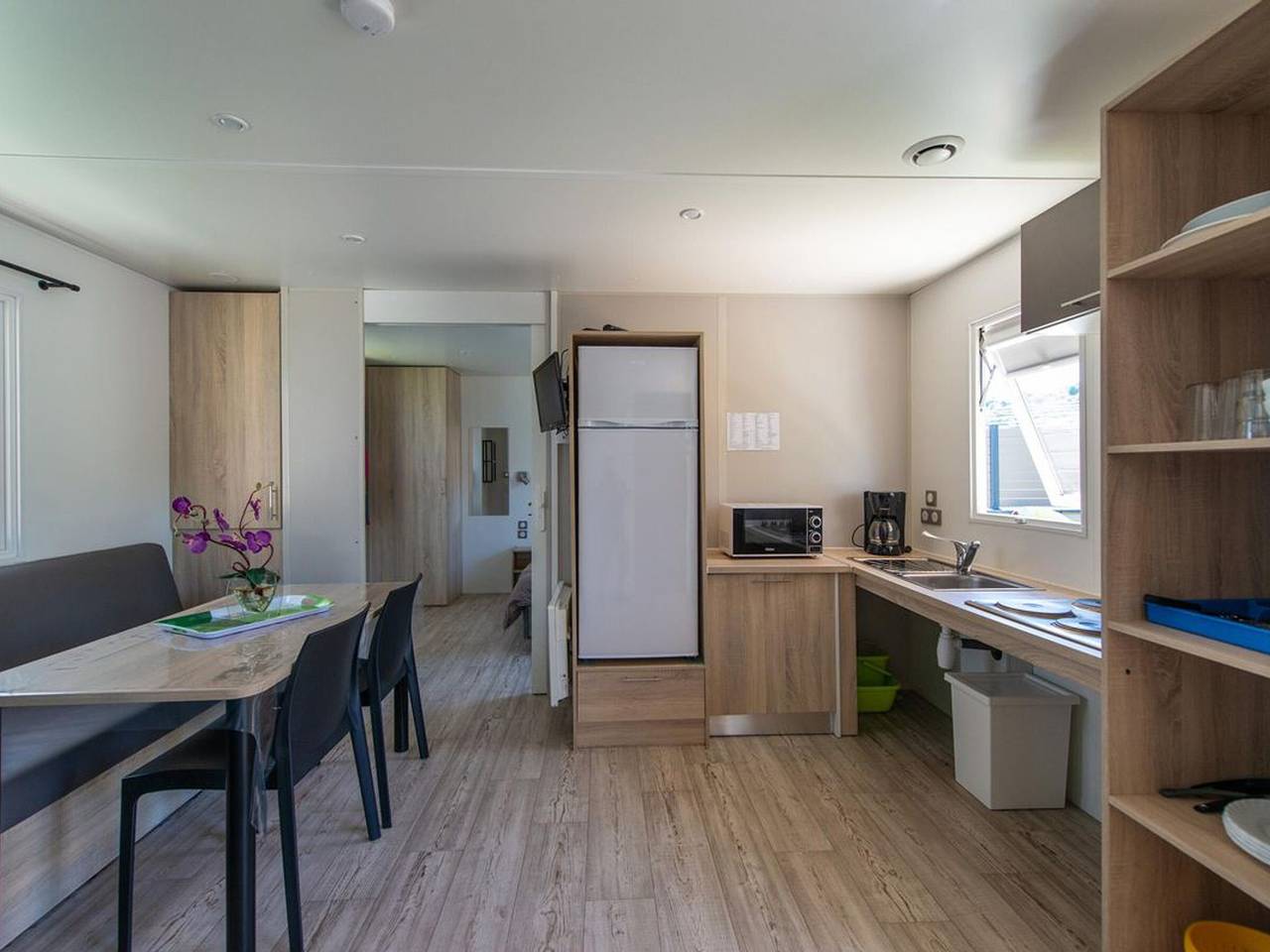 Mobil-home Pmr avec Terrasse à Saint-Rome-de-Tarn in Saint-Rome-de-Tarn, Parc naturel régional des Grands Causses