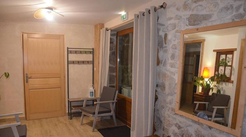 Location de vacances pour 2 personnes, avec Jacuzzi et Terrasse ainsi que Sauna et Vue à Vallée de la Tarentaise