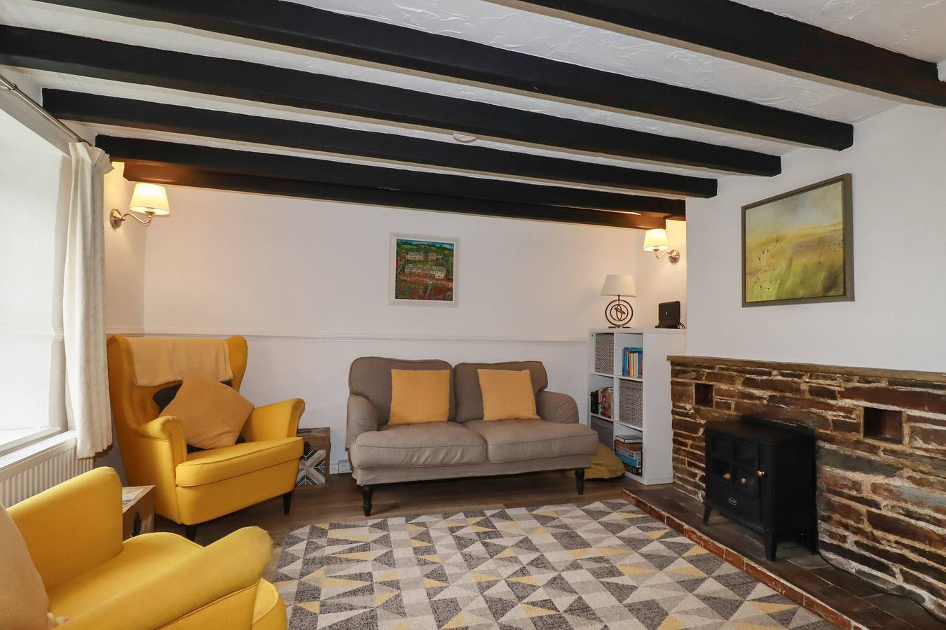 Honeysuckle Cottage in Charlestown, Cornwall