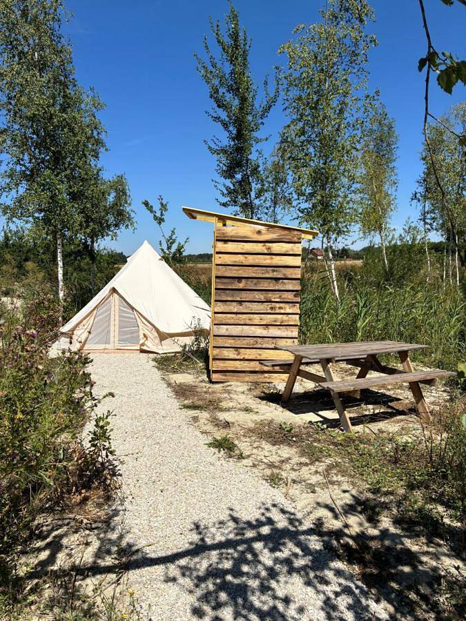 Gîte pour 3 personnes, avec Terrasse et Jardin ainsi que Vue sur le lac et Vue dans Saint-Thibault (Aube)