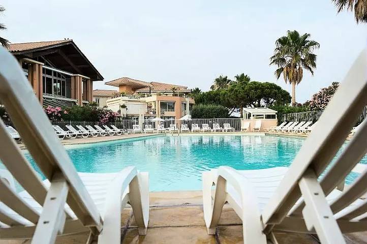Studio pour 3 personnes, avec piscine, animaux acceptés