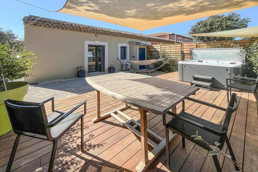 Gîte jacuzzi Alpilles in Aureille, Arles und Umgebung
