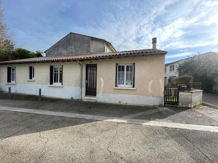 Location de vacances pour 4 personnes, avec terrasse dans Office de Tourisme de Coulon - Maison du Marais Poitevin