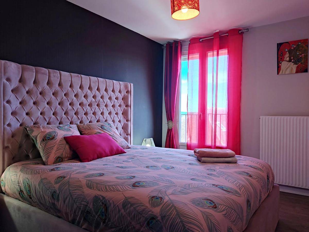 Appartement entier, Le Thourottois*Centre ville*Wifi*Spacieux*Confort* Saint-Gobain in Thourotte, Oise