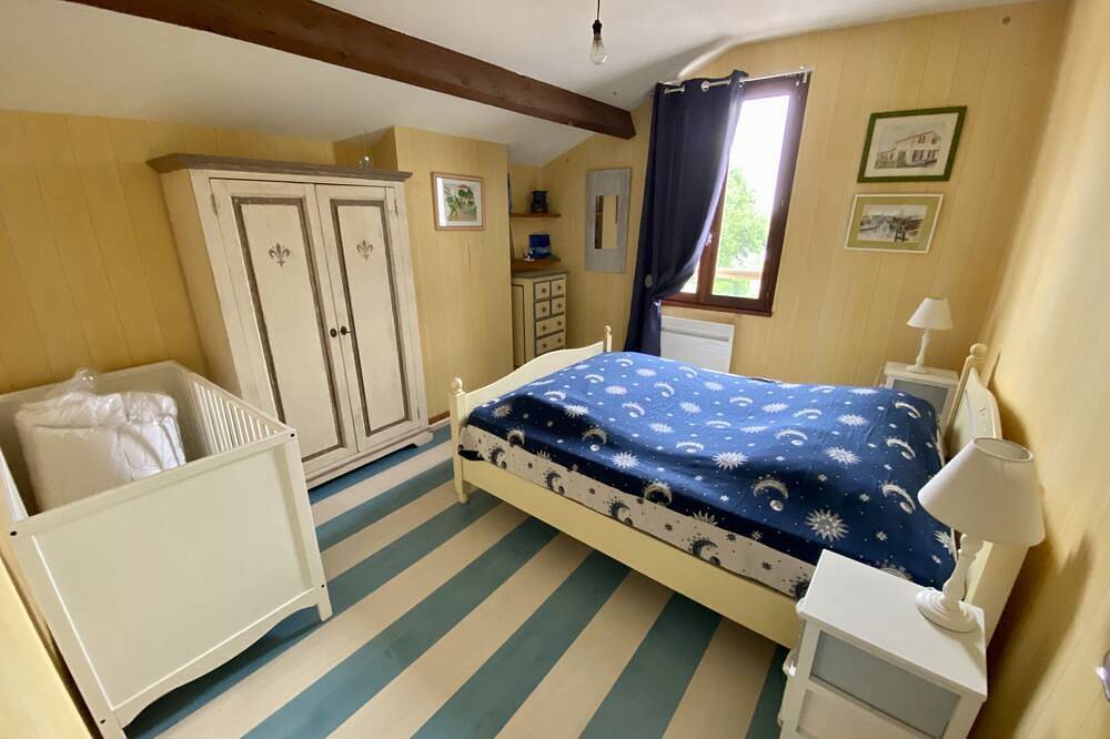 Casa con jardín, a 500 m del mar, 7 personas, todas las comodidades in Port-des-Barques, Region de Rochefort