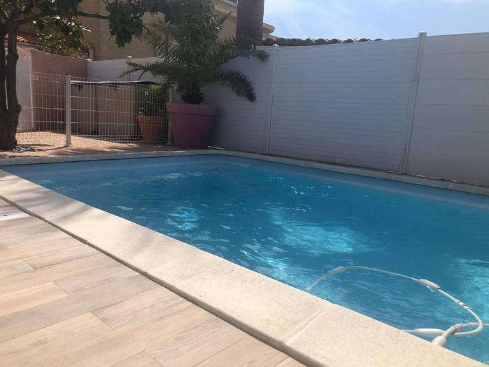 Location de vacances pour 4 personnes, avec Balcon et Terrasse ainsi que Jardin et Piscine dans Theatre Galli Sanary Sur Mer - 3