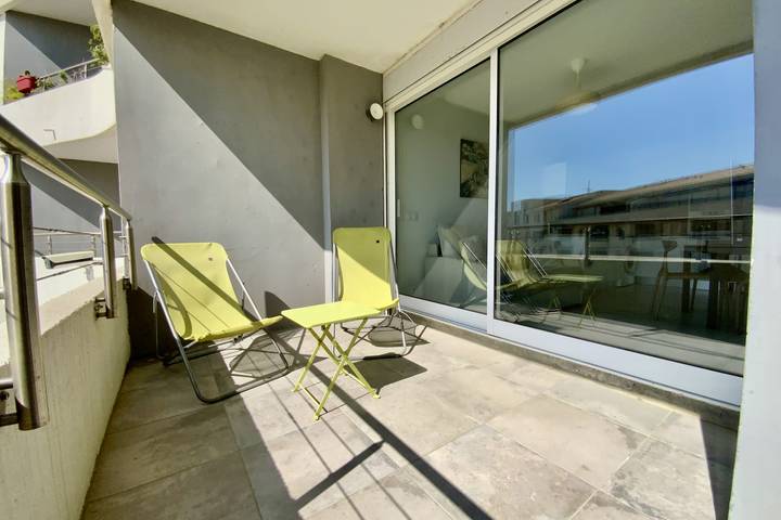 Gîte pour 4 personnes, avec terrasse, adapté aux familles dans Plage Rive Droite - 4