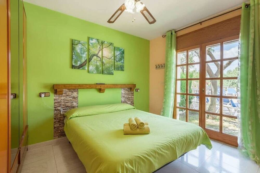 Villa Gessamí: Piscina Climatizada & Zona infantil in Alt Penedès, Penedes DO