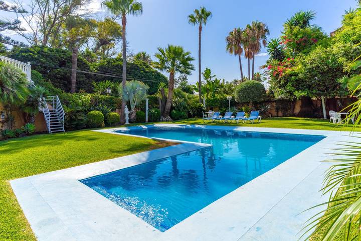 Villa pour 8 personnes, avec Jacuzzi et Jardin à Puerto Banús
