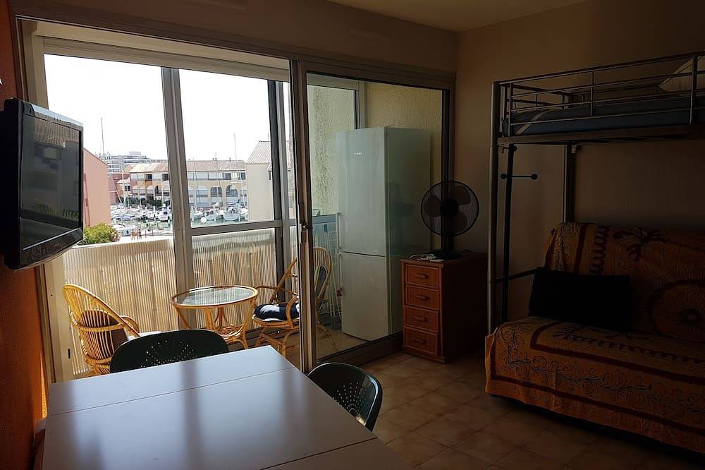 Apartamento entero, Agradable con vistas al puerto de estudio. Playa y el mar a 50 metros. in Palavas-les-Flots, Côte d'Améthyste