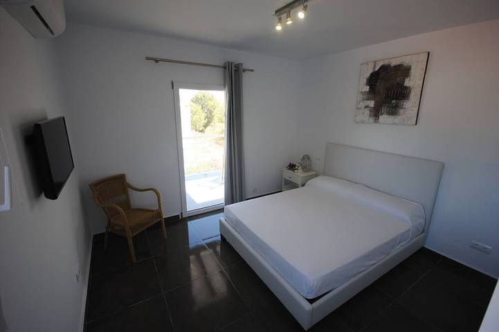 Modern Ibiza Villa with Private Pool – Close to the Beach & San Antonio Bay in Cala de Bou, Sant Josep de sa Talaia