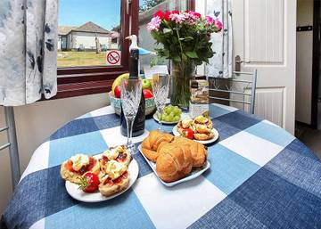 Chalet for 4 People in Cornwall, South West England, Photo 4