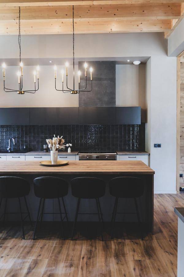 Gîte pour 15 personnes, avec jardin ainsi que piscine et jacuzzi, adapté aux familles à Guchan - 4