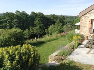 Location de vacances pour 7 personnes, avec vue et jardin à Jalhay