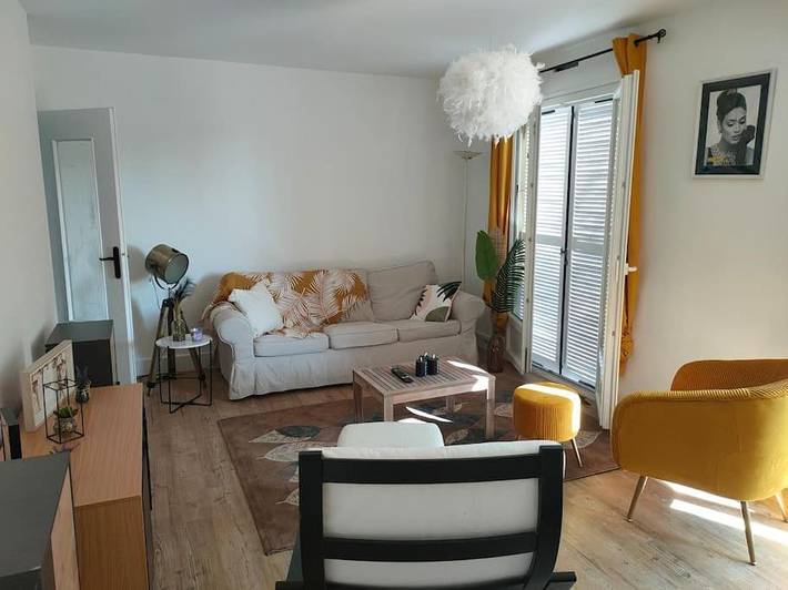 Location de vacances pour 9 personnes, avec Jacuzzi ainsi que Terrasse et Jardin à Saint-Georges-sur-Baulche