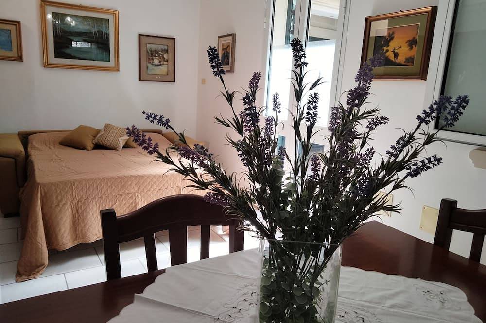 Small house from '600 in an ancient courtyard in Maglie, Lecce Provinz