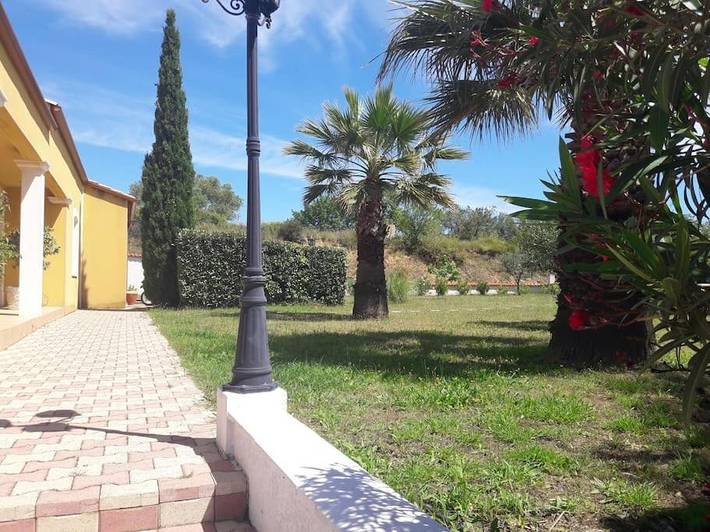 Location de vacances pour 4 personnes, avec jardin et terrasse à Corneilhan - 2