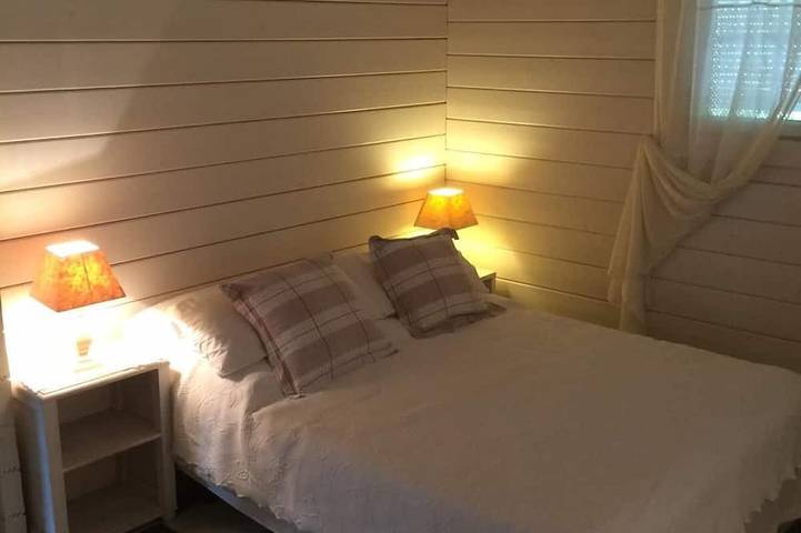 Chalet confort dans un superbe jardin à 5mn de la plage. in Reinoso, Estepona