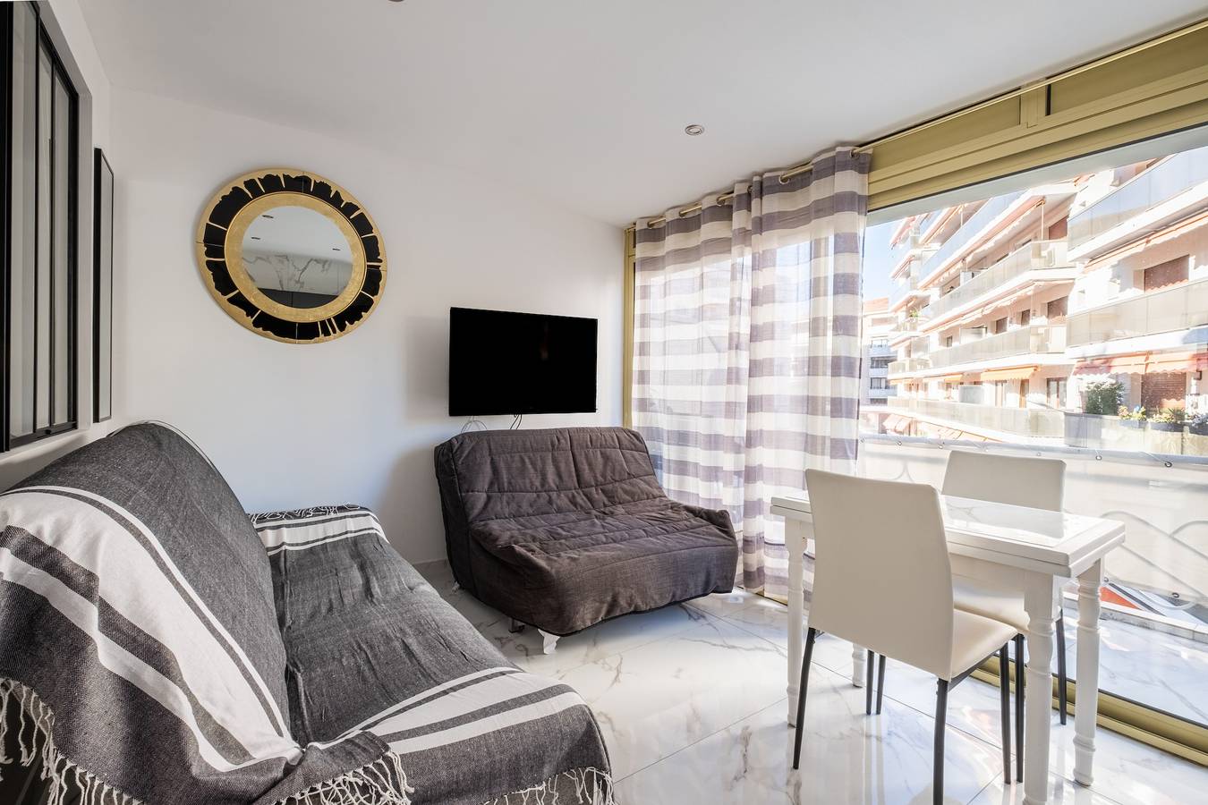 Ganze Wohnung, Ferienwohnung 'Proche Croisette' mit Balkon, Wi-Fi und Klimaanlage in Cannes, Mittelmeerküste (Frankreich)