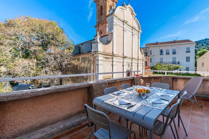 Gîte pour 6 personnes, avec Balcon et Terrasse à Aregno